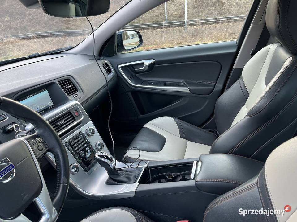Volvo S60 CC T5 AWD Summum Salon Polska Łuczyce