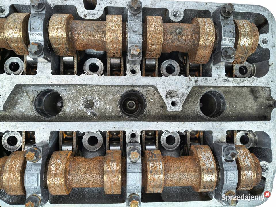 GŁOWICA CYLINDRÓW Opel Astra J Meriva B Corsa D osobowe Głowice cylindrów Chełm