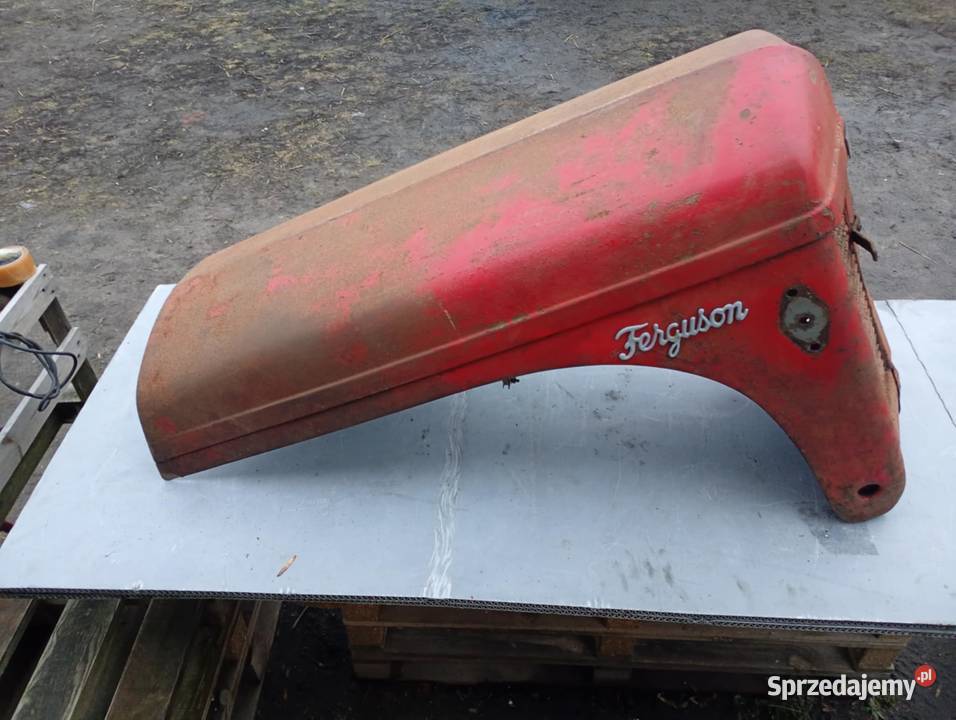 Sprzedam maskę z emblematami Ferguson TEATED 20 wielkopolskie Gniezno