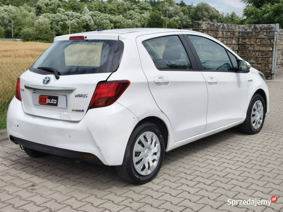 Toyota Yaris 15 benzynka hybryda automat Kęty