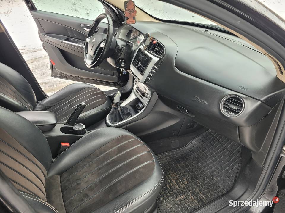 Lancia Delta 20 20Mjet 2009r sama parkuje ogranicznik prędkości