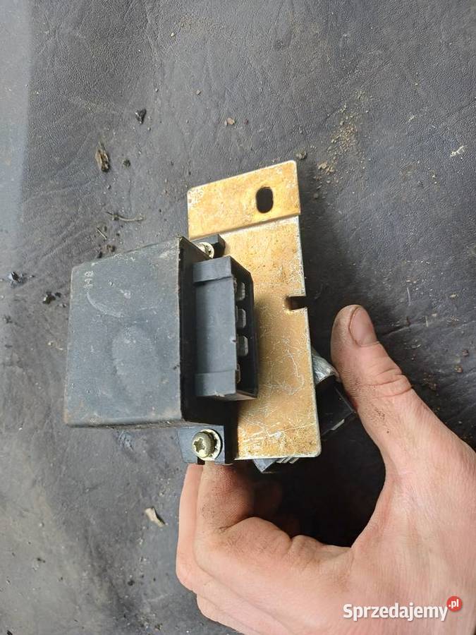 Przekaźnik Przerywacz Świateł FIAT 126P 46576711 Łowicz sprzedam