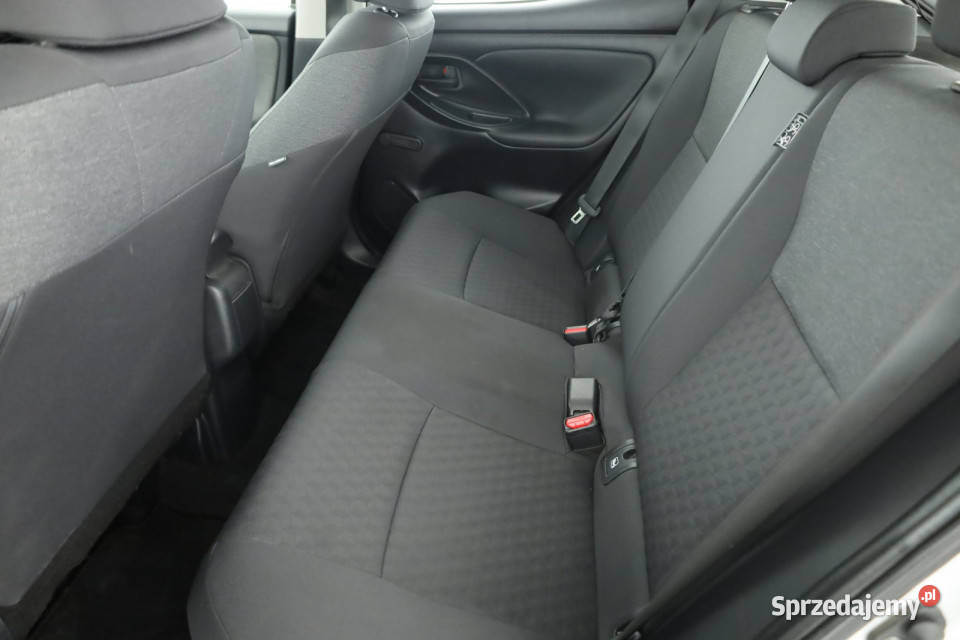 Toyota Yaris 15 VVTi Hybrid hybryda