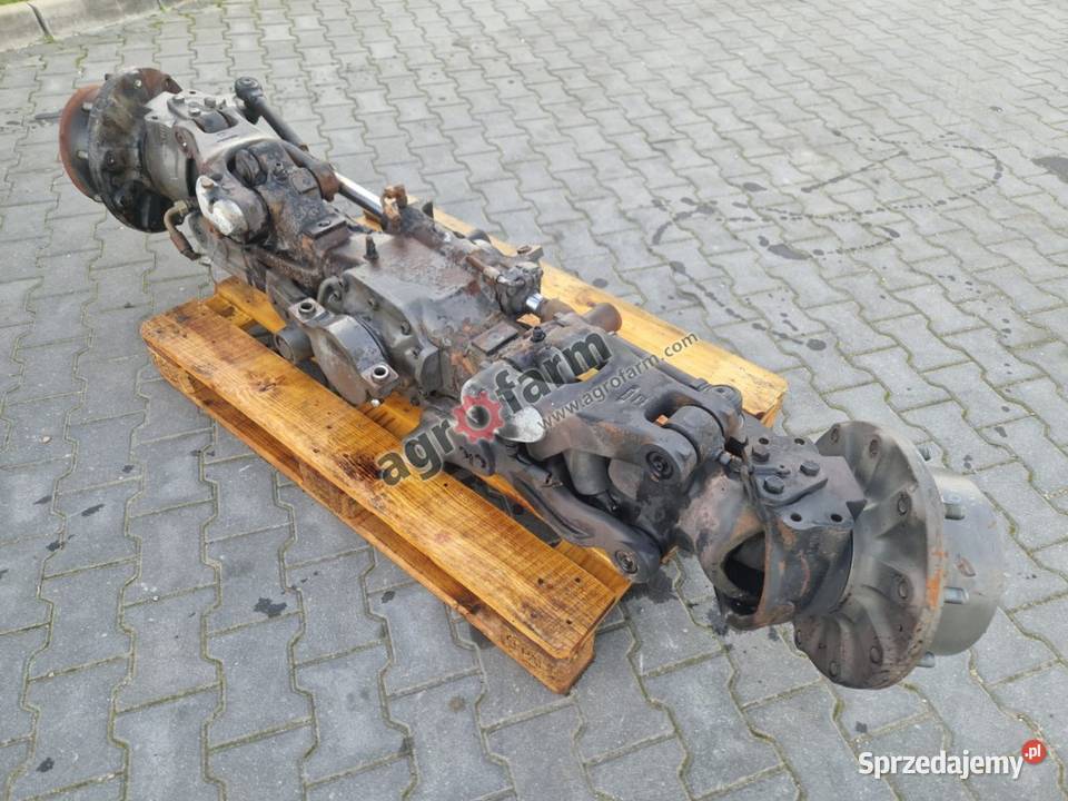 Przedni most Claas Arion 620 Carraro 2025Si Układ kierowniczy i oś przednia Byków