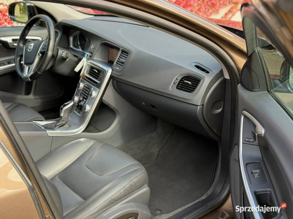 Volvo V60 Cross Country Cross Country Faktura elektrycznie ustawiane fotele Samochody osobowe śląskie