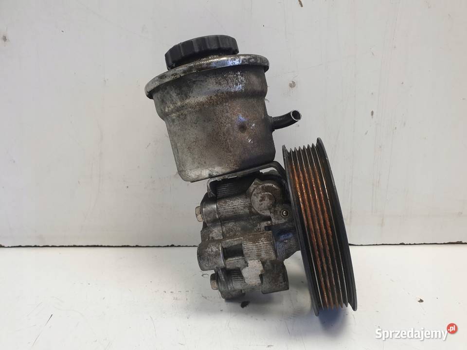 Toyota Avensis T25 22 D4D POMPA WSPOMAGANIA Pompy wspomagania Chełm sprzedam