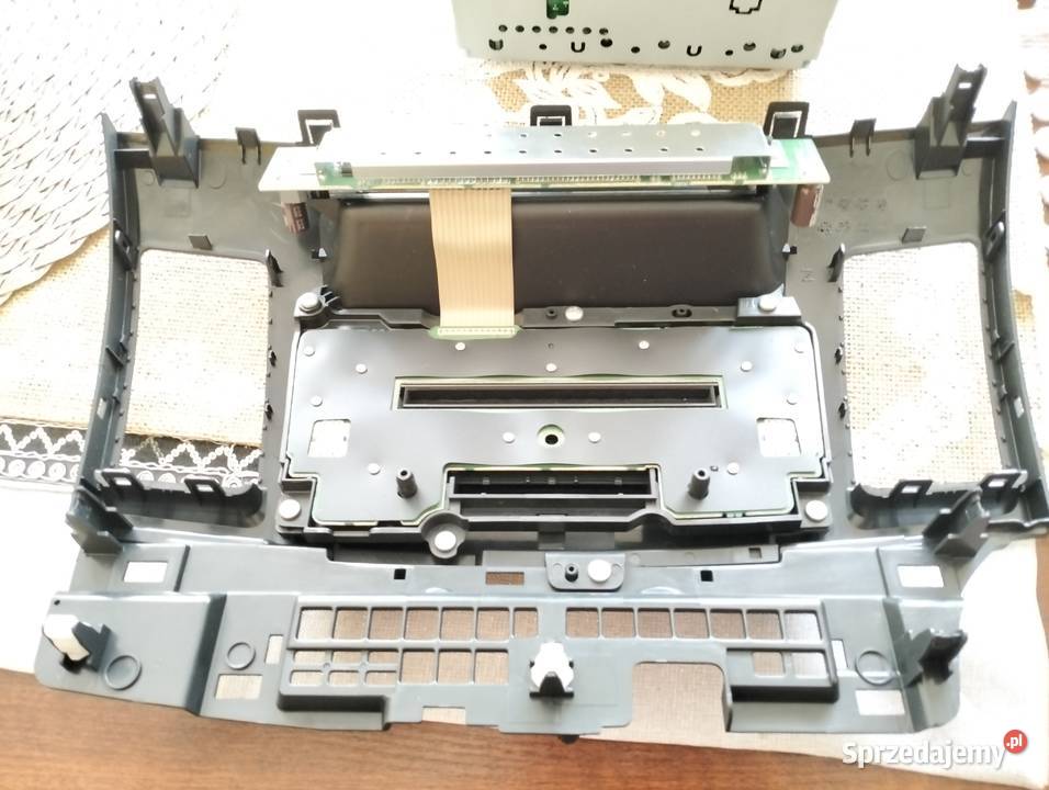 W pełni sprawne radio z panelem Mitsubishi Gniezno sprzedam