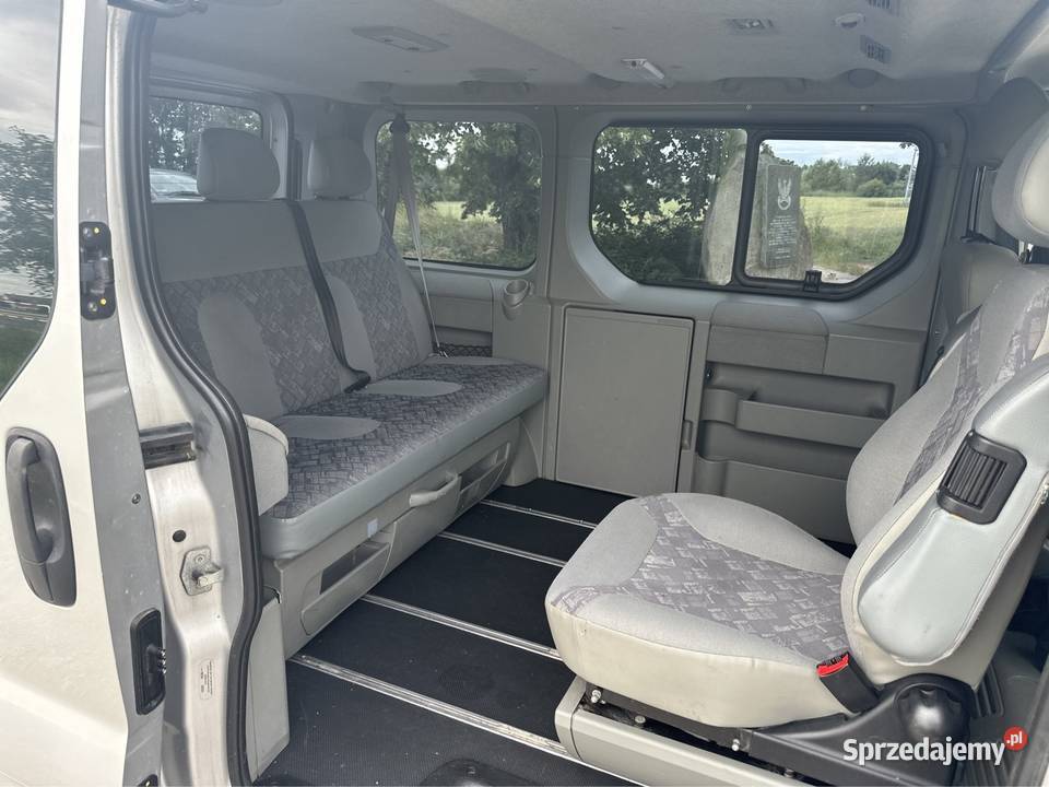 Opel Vivaro kampervan 7 osobowy 3 x klima manualna Masłowo