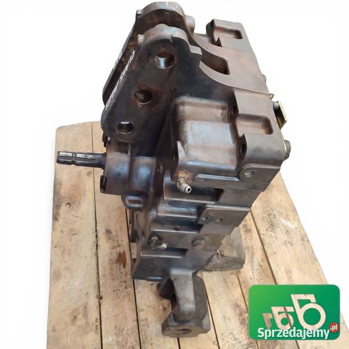 Skrzynia Wałek Obudowa Tylny WOM 1052B2 Claas wielkopolskie Wilkowo