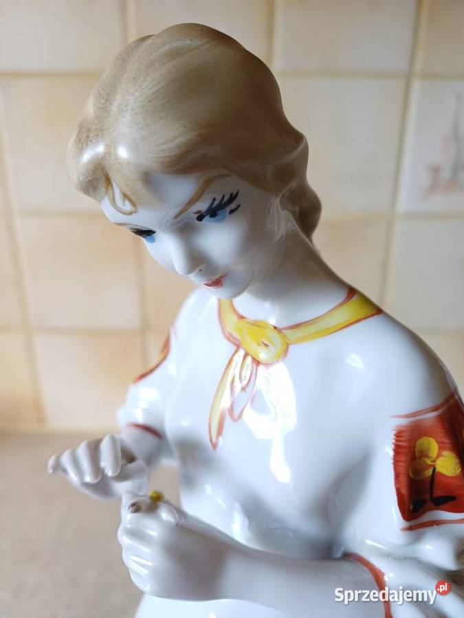 vintage figurkaDziewczyna z rumiankiem Nowy Targ