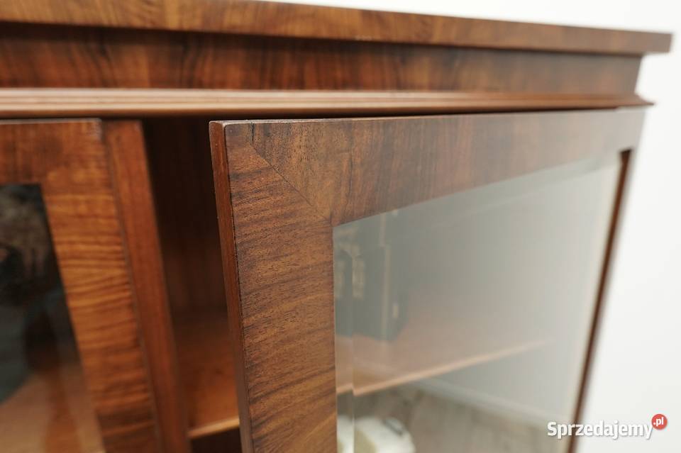 Zabytkowa witryna z lat 30tych w stylu art deco Jerka