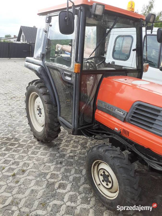 Ciągnik komunalny z tuzem Rok produkcji 1998 pomorskie Godziszewo