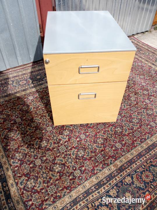 Szafkę warsztatową sprzedam Borówno