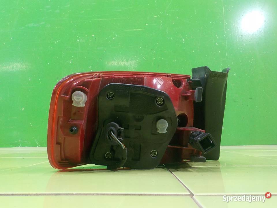 AUDI A4 B8 SLINE 18 TFSI 08r SEDAN lampa prawa mazowieckie Suków