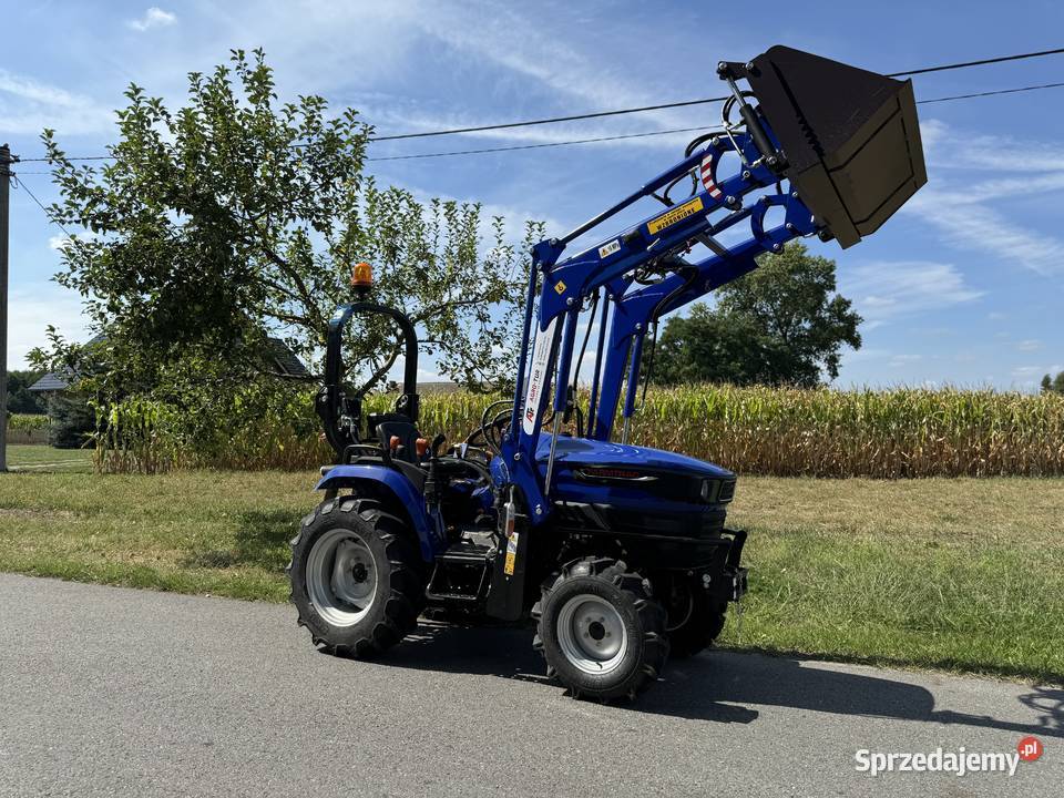 TUR ŁADOWACZ DO FARMTRAC nieuszkodzony Chocz