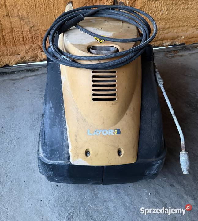 Myjka ciśnieniowa na gorącą wodę Ostrowik