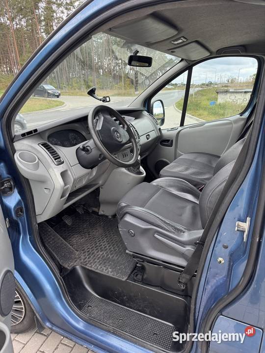 Sprzedam Opel Vivaro 19 101 long 9os klimatyzacja