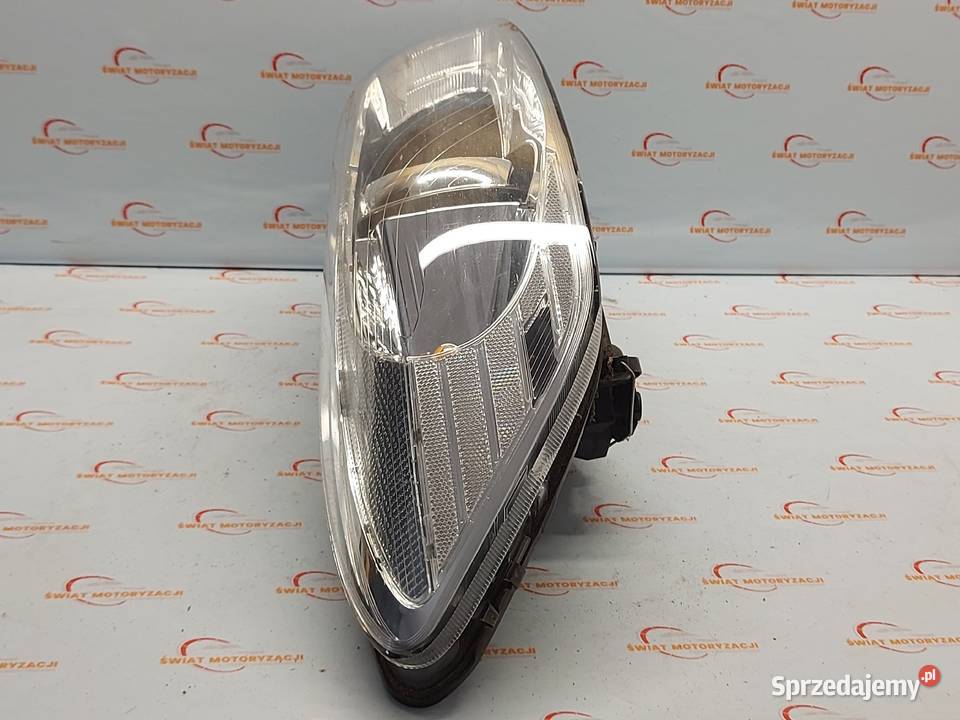 VOLVO C30 12r lampa prawa przód 31299821 ANGLIK osobowe sprzedam