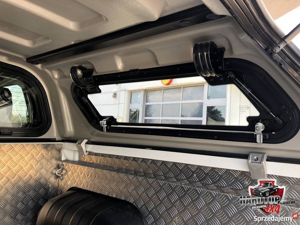 Zabudowa Hardtop Toyota Hilux 2018 2 osobowe Karoseria Pasłęk