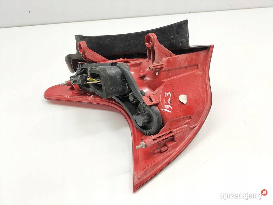 LAMPA TYŁ PRAWA EU Peugeot 3008 I 20092016