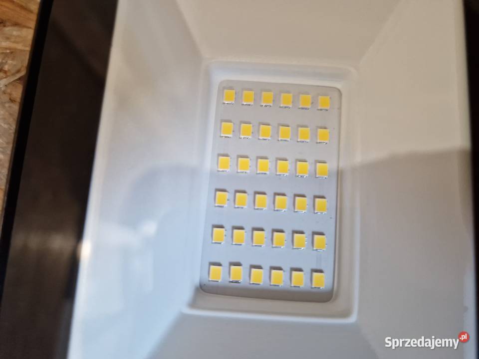 Naświetlacz LED 30W barwa biała neutralna 4500K Głogowa sprzedam