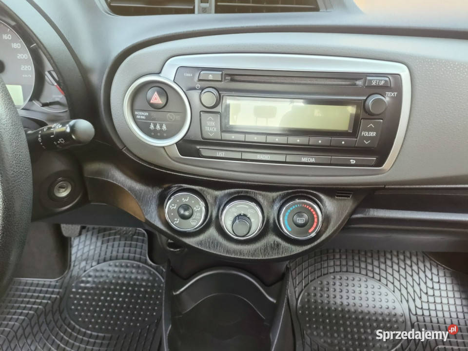 Toyota Yaris krajowa 1 właściciel Salon Polska ESP śląskie Chełm Śląski