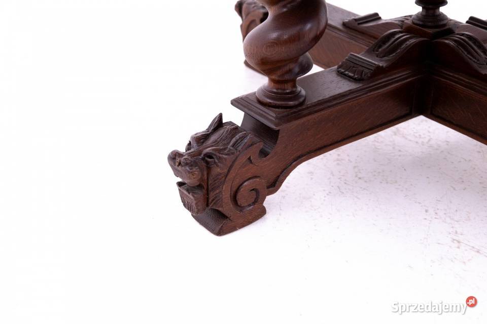 Stół z czterema krzesłami Styl renesansowy