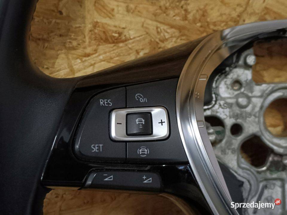 VW GOLF VII PASSAT B8 KIEROWNICA MULTIFUNKCJA osobowe Kierownice Pleszew sprzedam