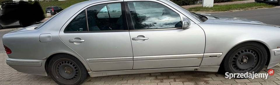 Sprzedam e klasa 2001 Klasa E Szczecin