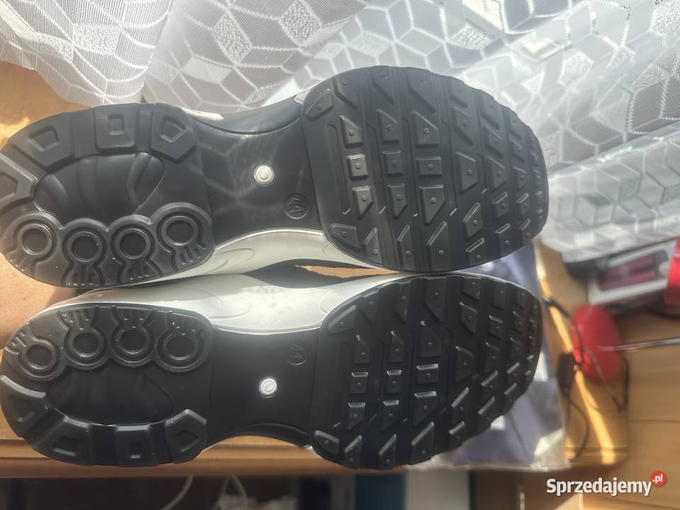 Buty sportowe unisex rozmiar 43 Sportowe Opole