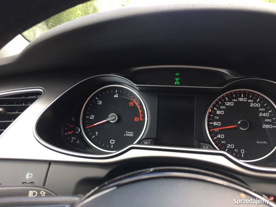 Audi A4 b8 20tdi 190 QUATTRO 2x S line Navialu18 radio