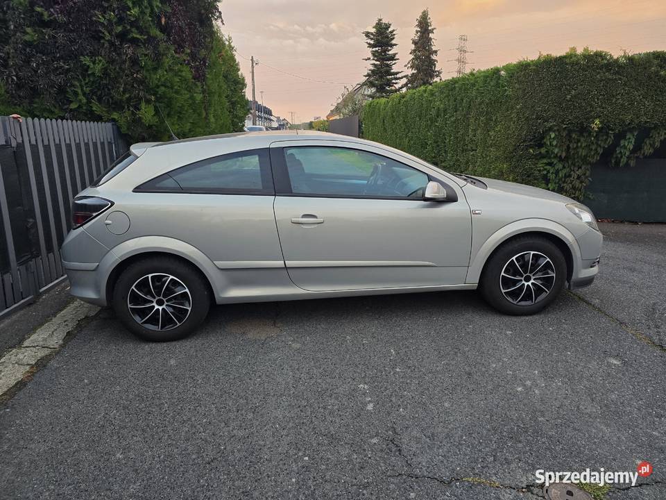 Opel Astra 16 GTC 2006r Klima PANORAMA Ładna serwisowany w ASO Polkowice