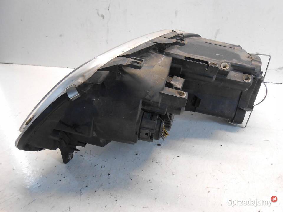LAMPA PRAWA PRZEDNIA PRZÓD VW TOURAN I
