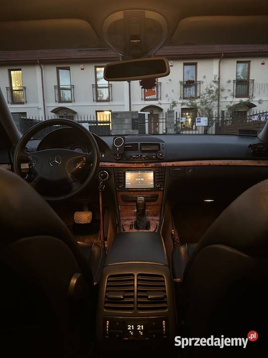 Mercedes benz w211 światła LED Kobyłka sprzedam