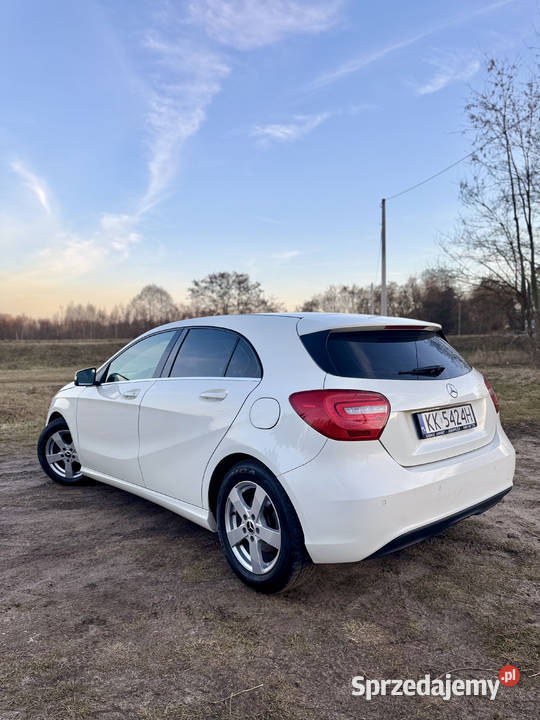 MercedesBenz A180 16 Benzyna 122 2013 Manual nieuszkodzony sprzedam