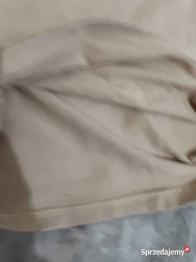 Top crop top na szelkach ramiączkach beżowy HIT Jasło