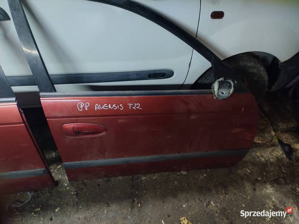 TOYOTA AVENSIS T22 sedan drzwi prawe lewe Kielce