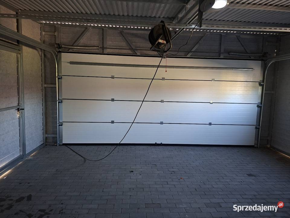 Garaż blaszany z bramą Segmentową Garaż 580x6 zachodniopomorskie