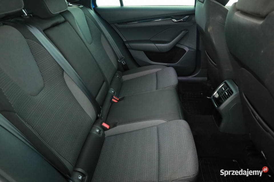 Skoda Octavia 15 TSI światła przeciwmgielne mazowieckie