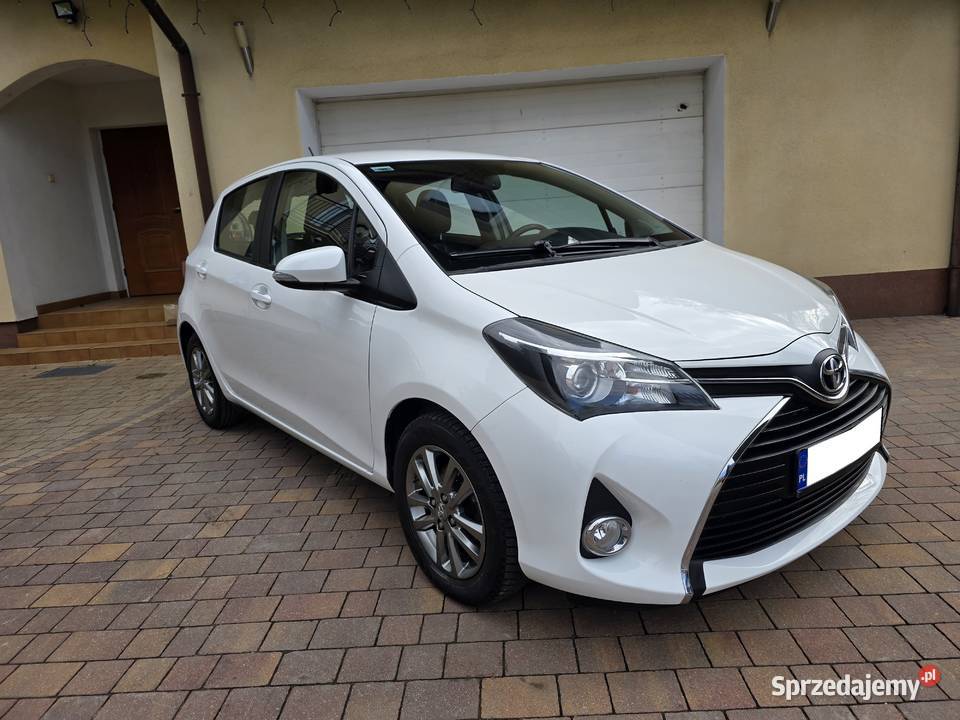 Toyota Yaris 133 VVTi 99 AUTOMAT bogata wersja automatyczna Karczew