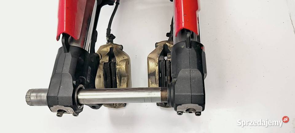 LAGI MV AGUSTA BRUTALE 1090 PÓŁKI BŁOTNIK