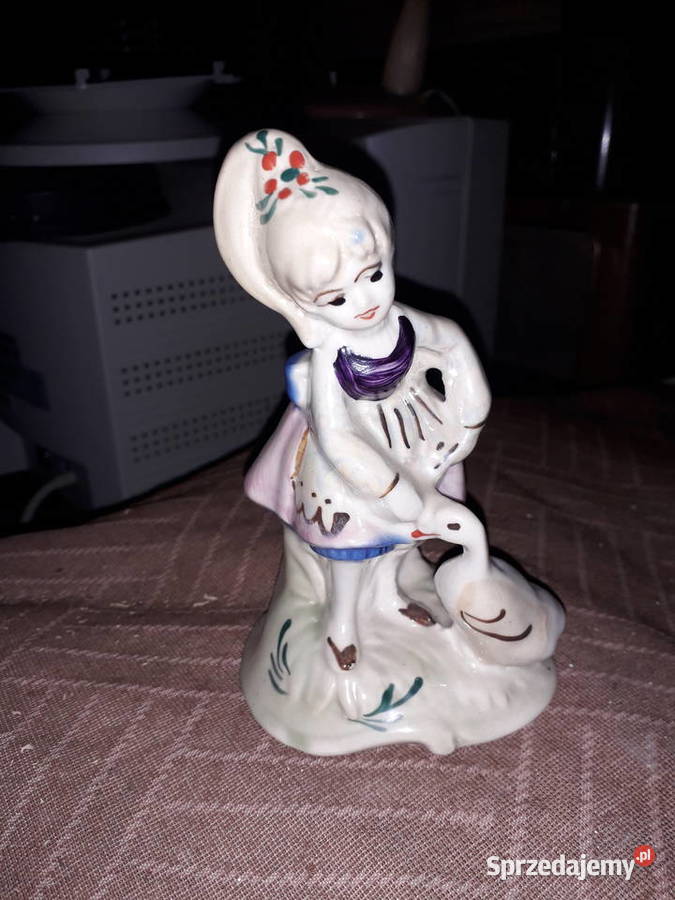 Figurka porcelanowa dzewczyna z gęsią recznie Warszawa