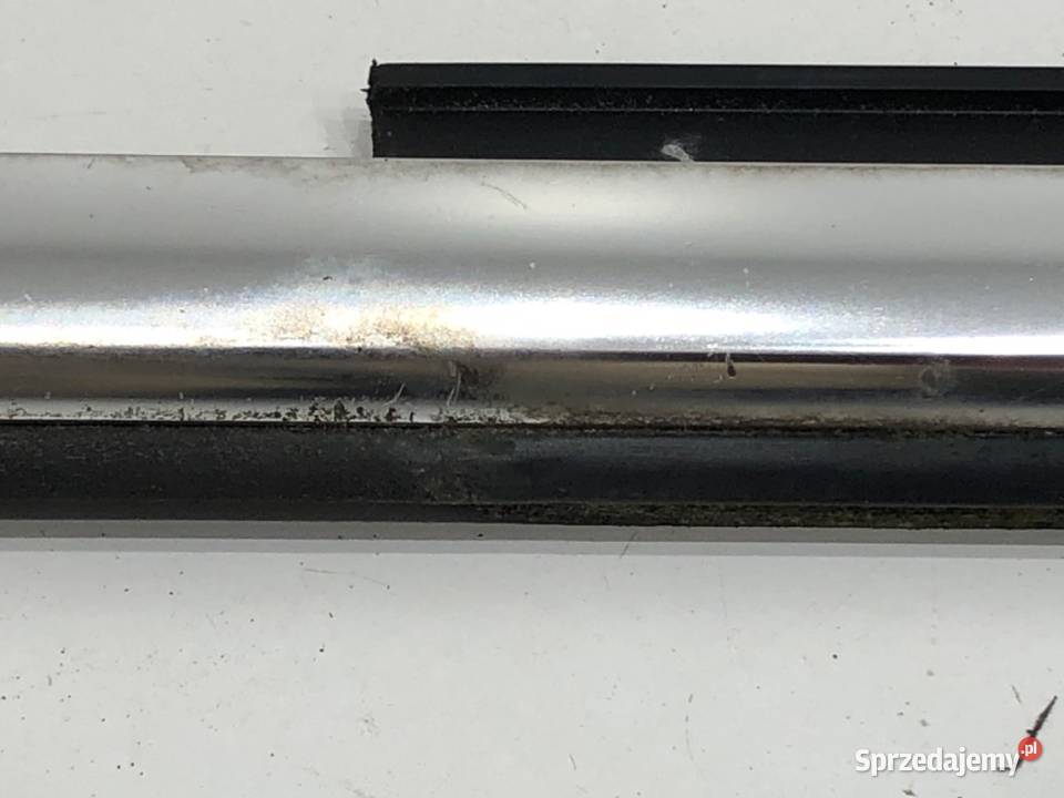 LISTWA ZGARNIAJĄCA PRZÓD PRAWA CHROM AUDI Q5 8R Listwy