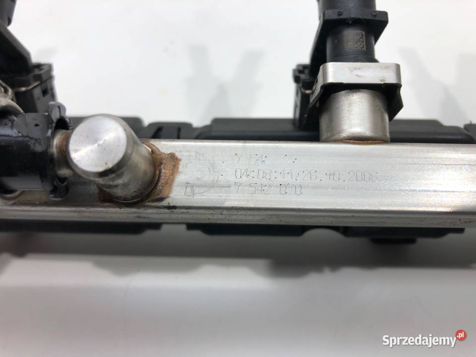 LISTWA WTRYSKOWA BMW E60 7542070 25 177