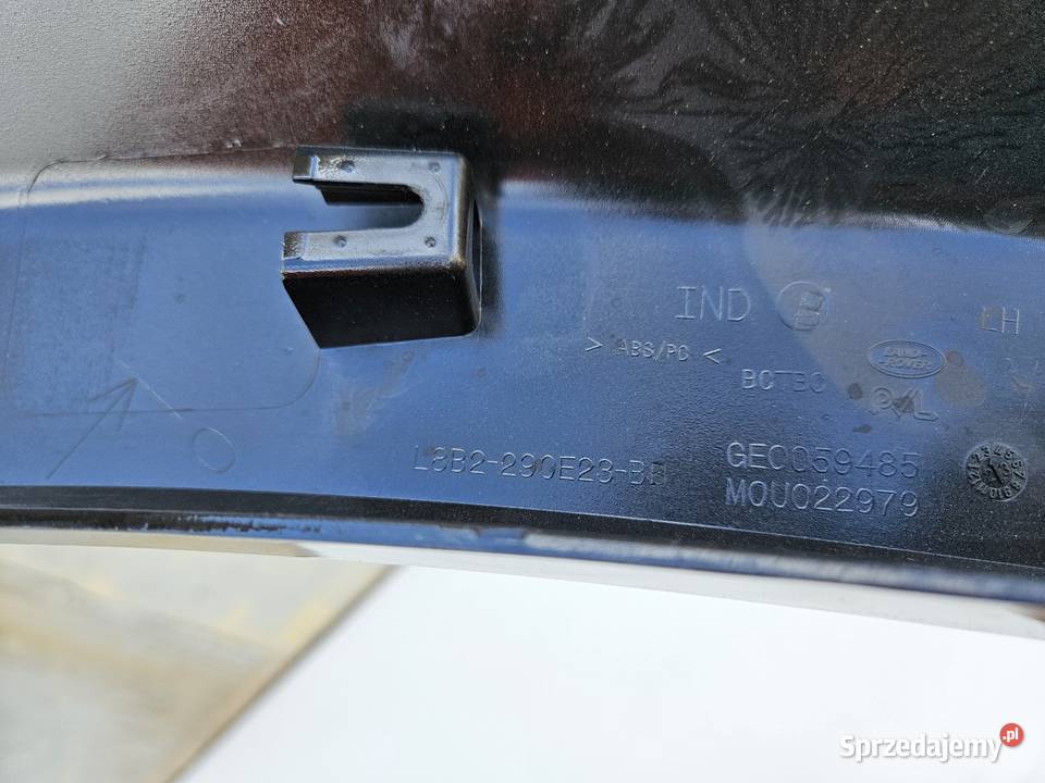 LAND ROVER DEFENDER L663 LISTWA BŁOTNIKA LEWY
