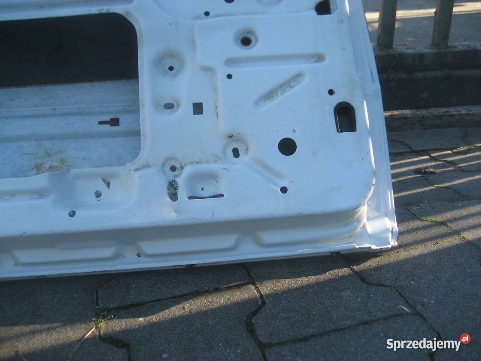 mercedes 124 w124 sedan drzwi tył lewe Rakoniewice