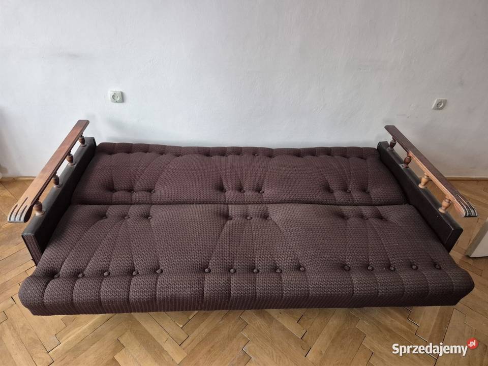 Wersalka rozkładana z czasów PRLu klasyka Września