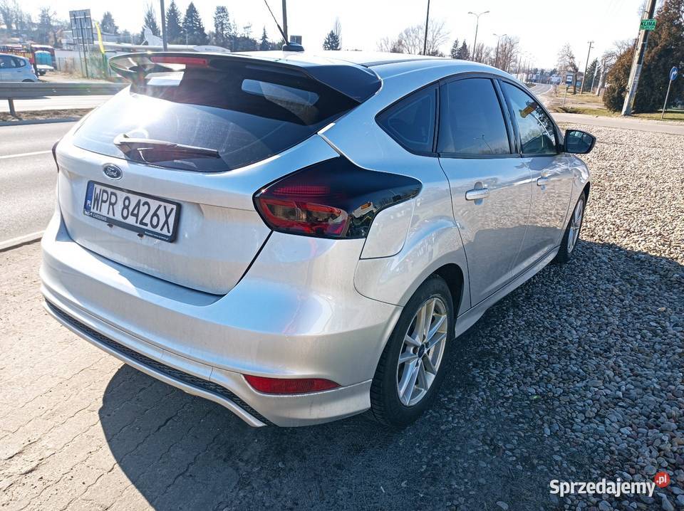 Focus automat zwykła benzyna 163 VAT marża Pruszków