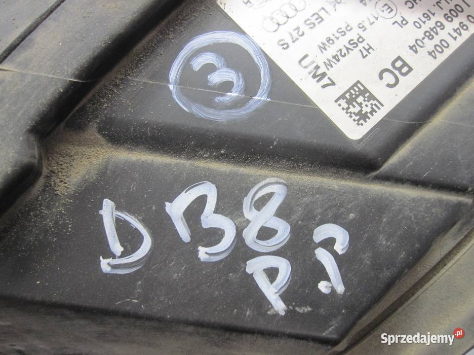 AUDI A3 8P II LIFT 10r lampa prawa przód ANGLIK osobowe Kielce