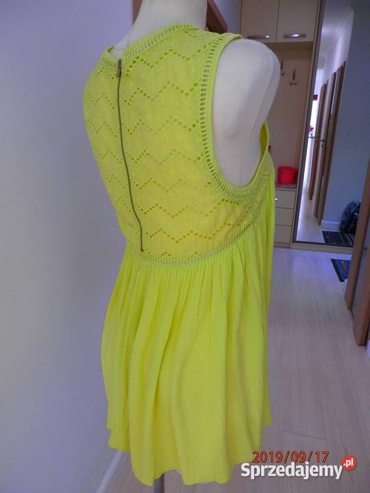 Bluzka Limonkowa Zdobiona Ażurem Neonowa Bluzki i koszule Łomża